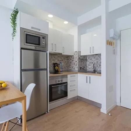 Homeforguest Bright With Terrace Near Canteras Apartment *